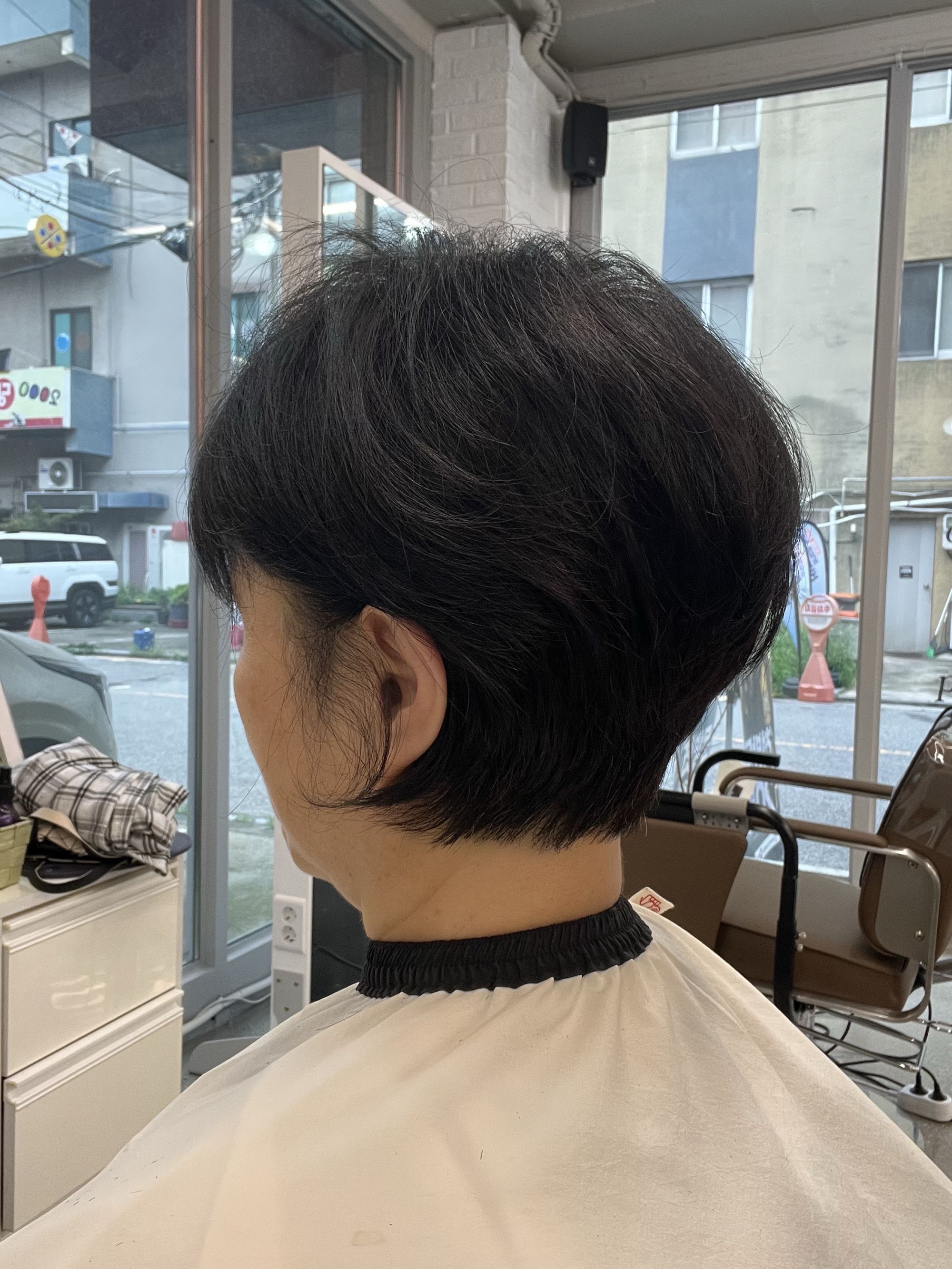 세련된 보브컷