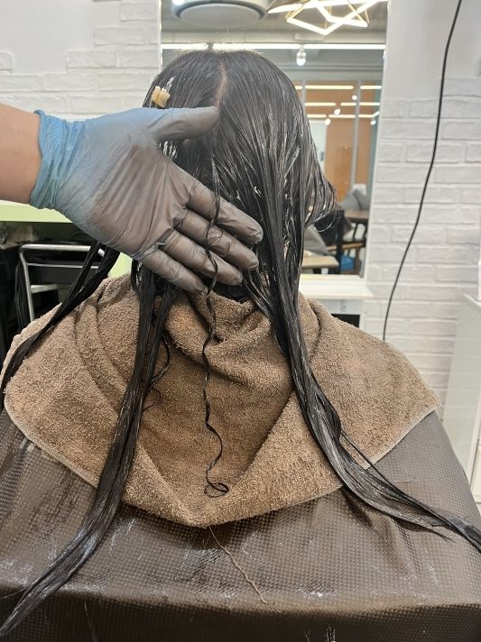 청주 복대동 미용실 여자 긴머리 웨이브펌 시술중4