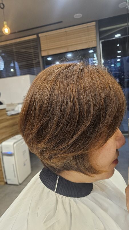 보브컷후 전체탈색 우측 측면 사진