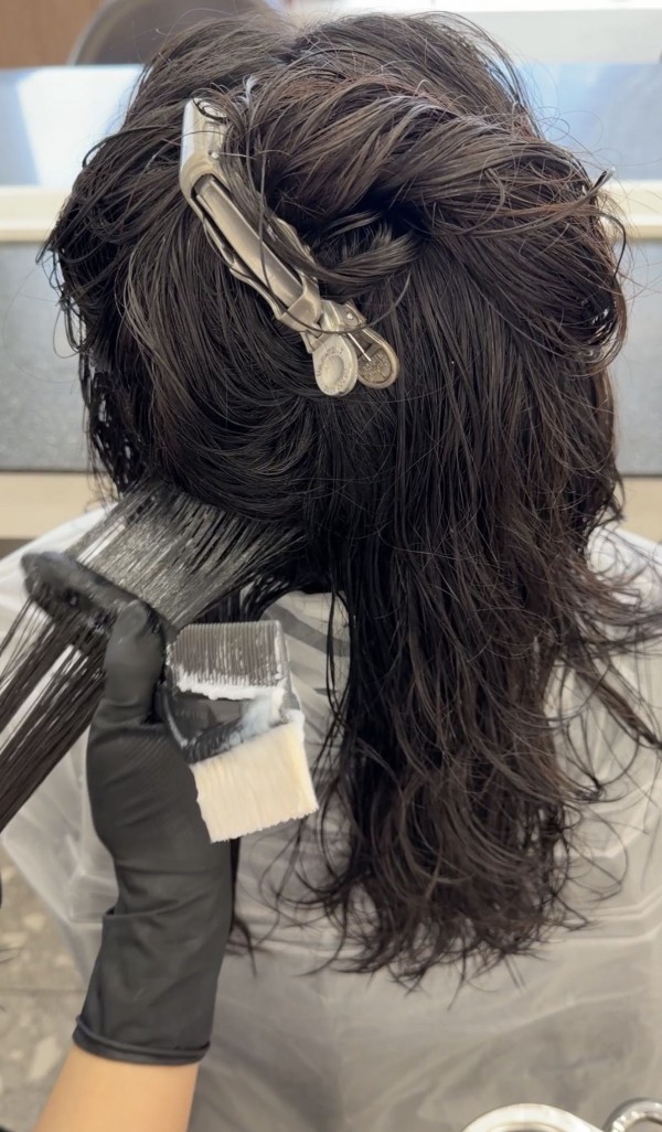 성신여대역 미용실 살롱드바이퍼스트 은비 그레이스펌 시술중1