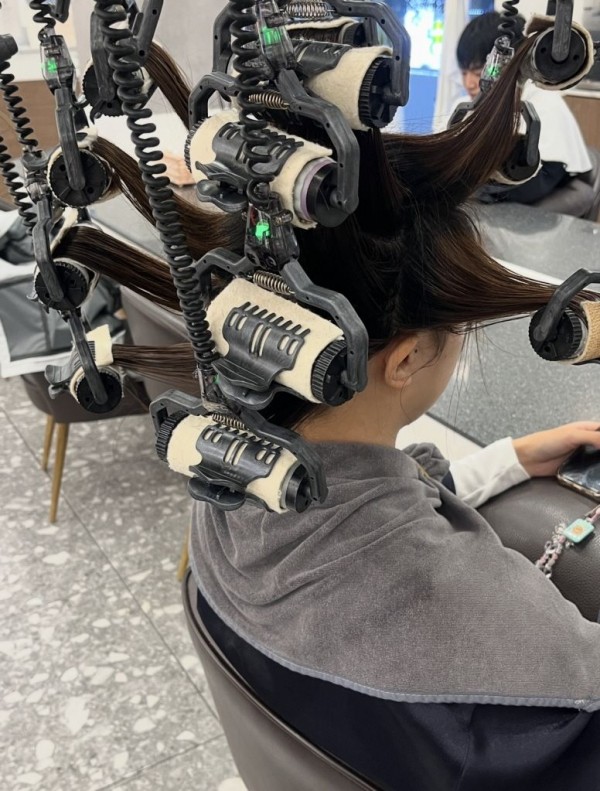 성신여대 미용실 살롱드바이퍼스트 은비 긴머리 레이어드c컬펌 시술중5