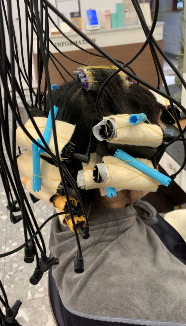 성신여대역 미용실 살롱드바이퍼스트 은비 고급스러운 웨이브 그레이스펌 시술중4