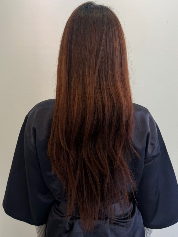 성신여대 미용실 살롱드바이퍼스트은비 볼륨 없는 긴머리에 추천하는 젤리펌 상담중 뒷모습