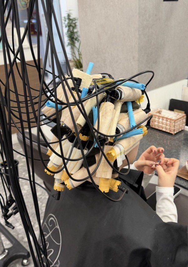 성신여대 미용실 얼굴형 보완되는 러블리 긴머리펌 시술중3