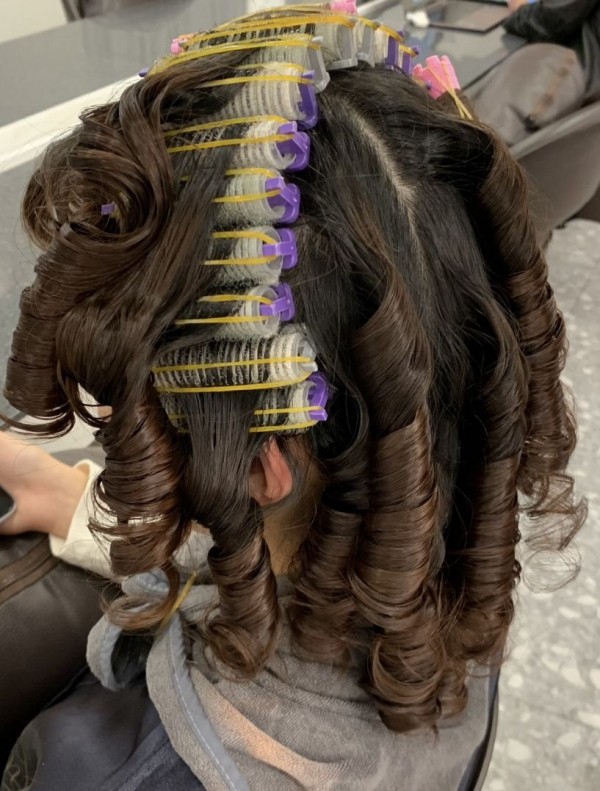 성신여대 미용실 얼굴형 보완되는 러블리 긴머리펌 시술중4