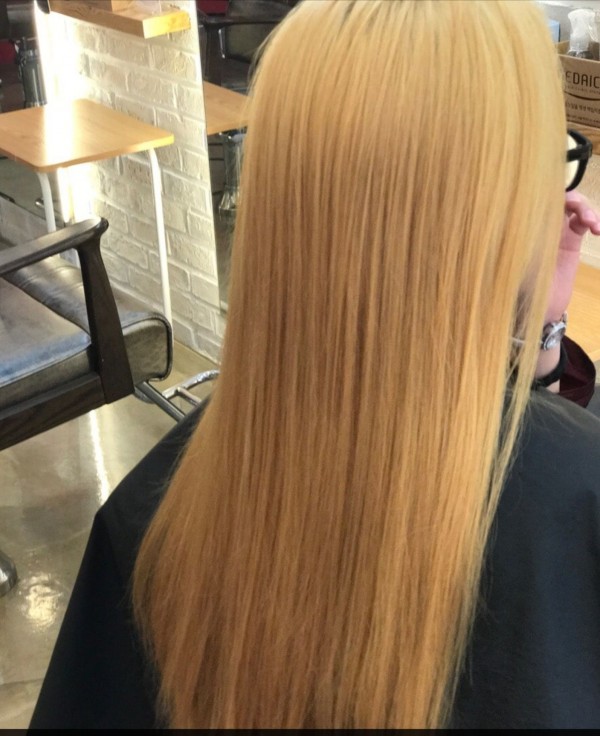성신여대 미용실 레드브라운  레이어드펌 시술중