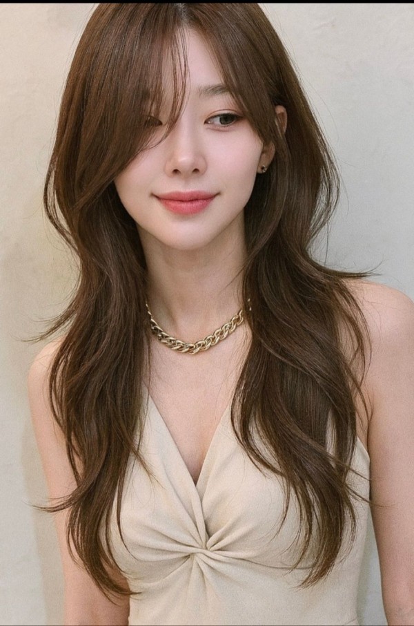 성신여대 미용실 애쉬브라운 허쉬펌 차분한 애쉬브라운 컬러에 자연스러운 허쉬펌 웨이브 시술후 앞모습