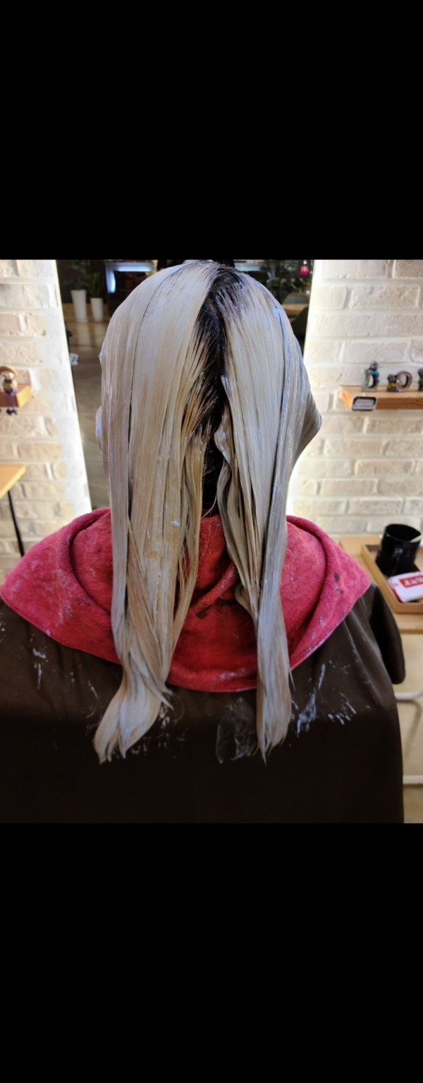 성신여대 미용실 핑크바이올렛 염색 시술중