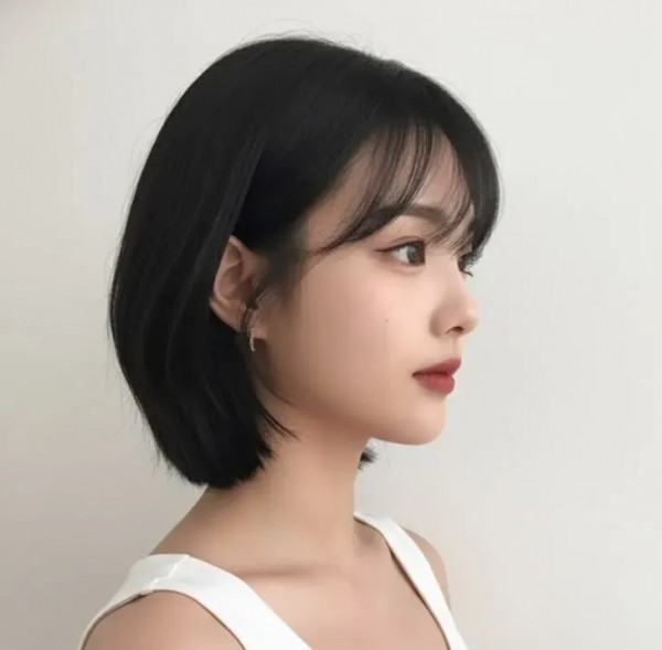 성신여대 미용실 단발레이어드컷 + c컬펌 완성후 옆모습