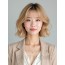 골든 블론드 귀밑 컬 단발