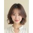 그레ige 브라운 턱선 스택 단발