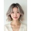 애쉬 블론드 턱밑 컬 단발