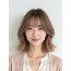 밀크티 브라운 턱선 비대칭 단발+뱅